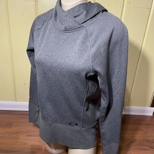 Oakley sweater*